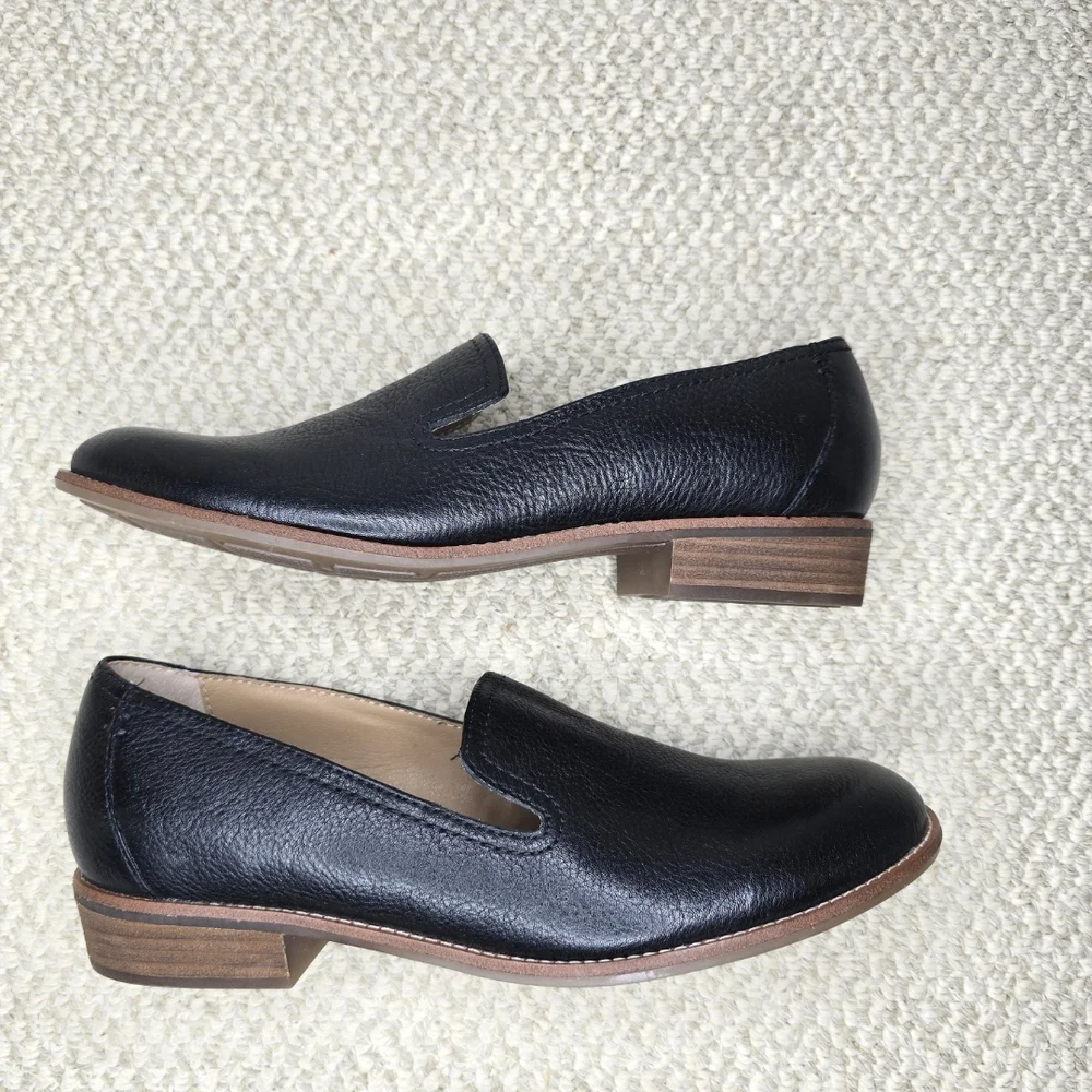 Earth Black Leather Women's Loafers NWOT 8.5